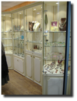 Agencement de magasin - Vitrine claire -  Niort 79